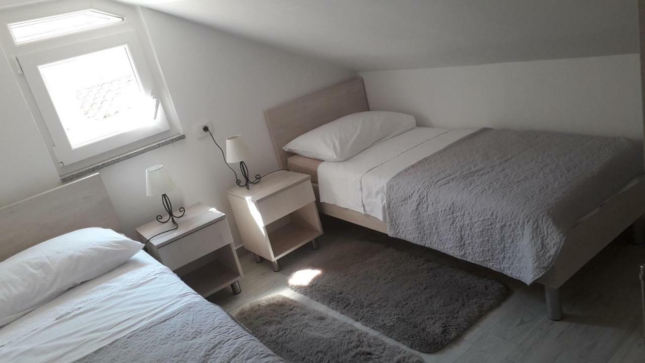Apartmani Zilic Дугі-Рат Екстер'єр фото